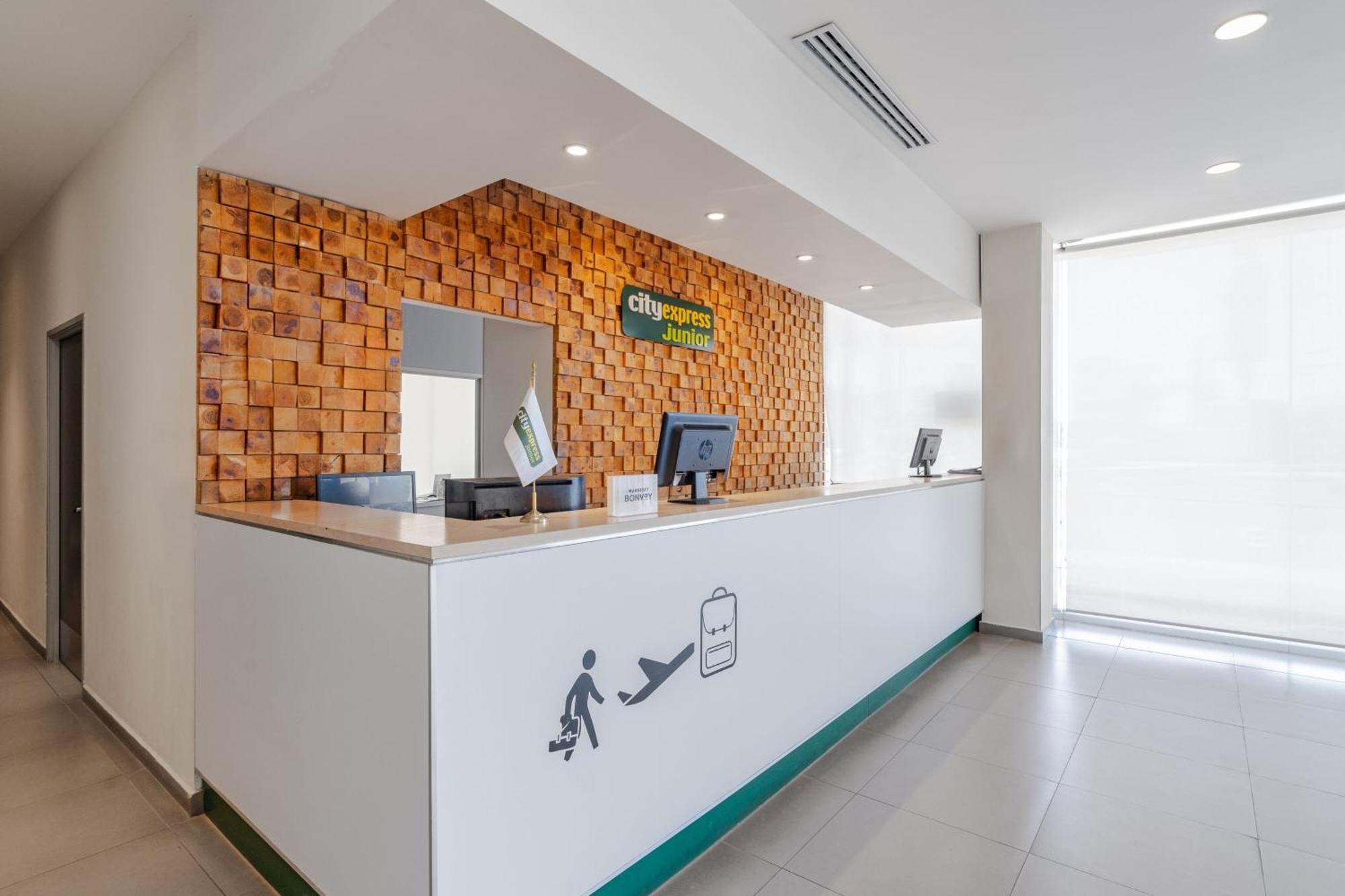 City Express Junior By Marriott Aguascalientes Centro Eksteriør bilde
