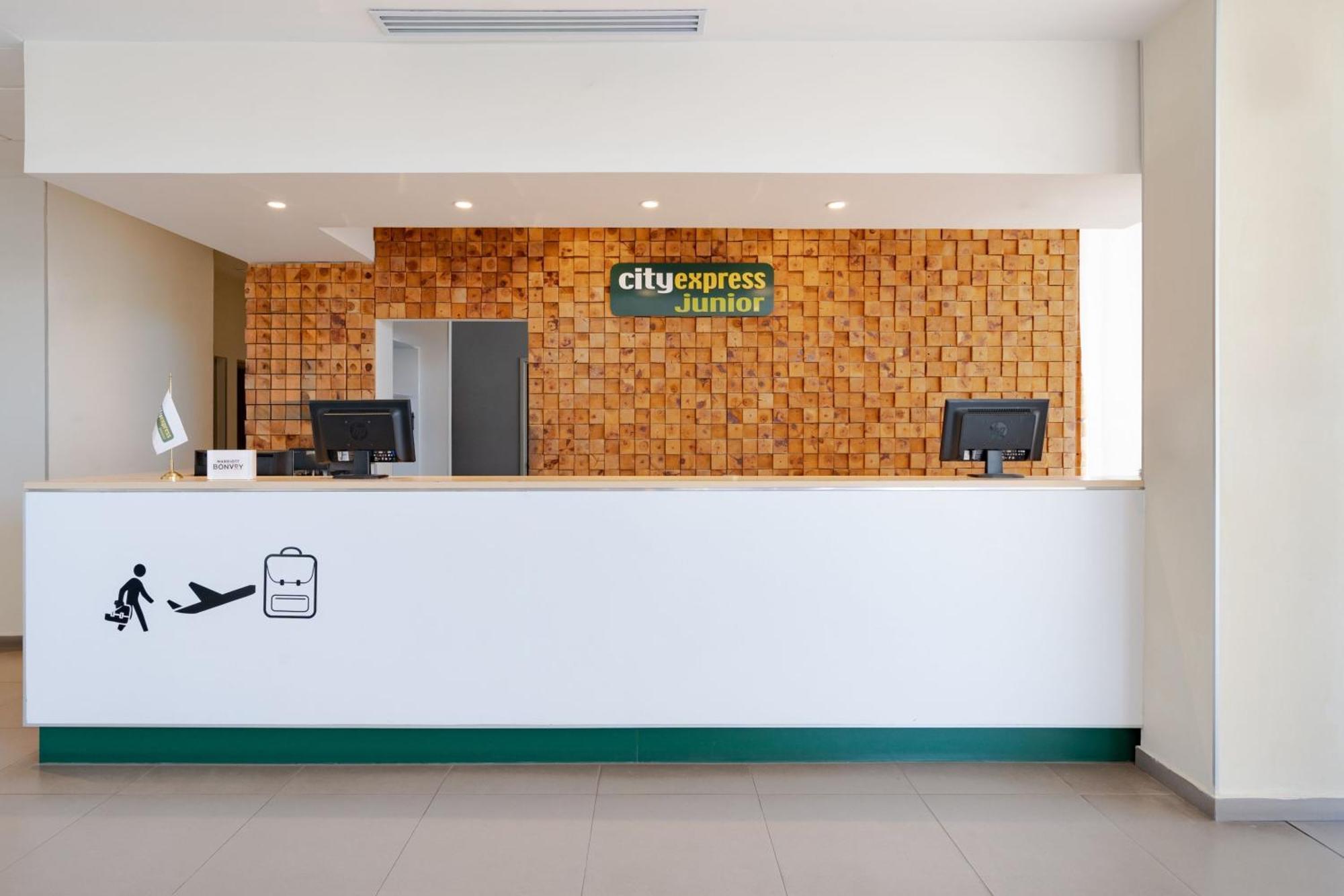 City Express Junior By Marriott Aguascalientes Centro Eksteriør bilde