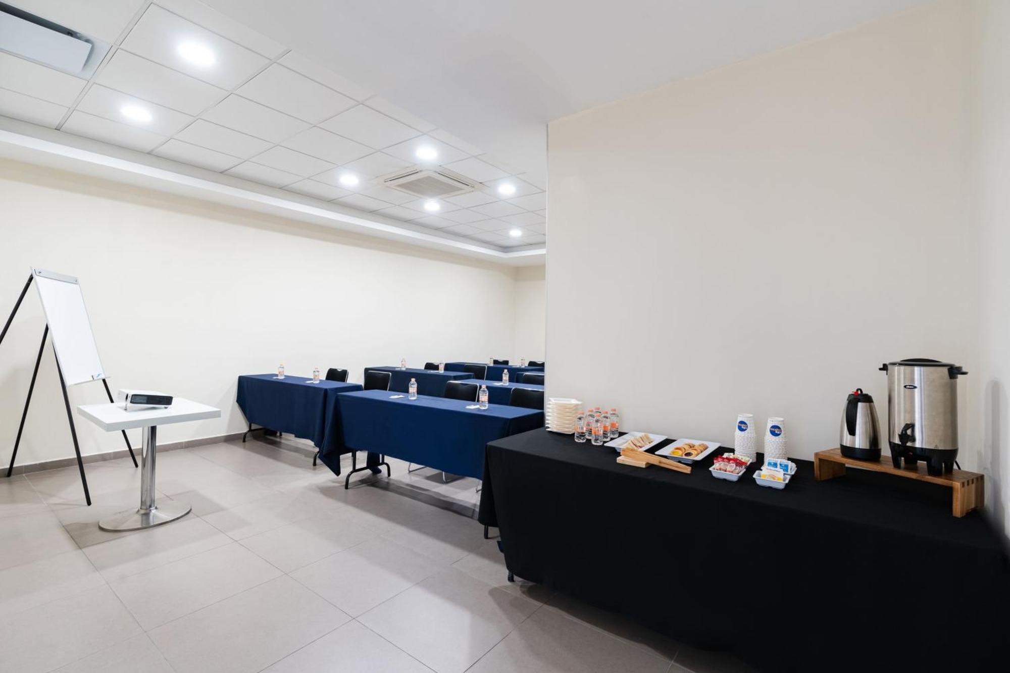City Express Junior By Marriott Aguascalientes Centro Eksteriør bilde