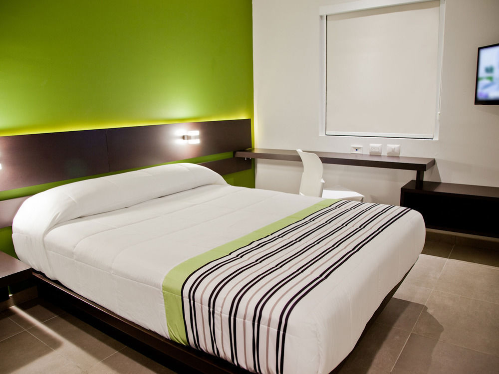 City Express Junior By Marriott Aguascalientes Centro Eksteriør bilde